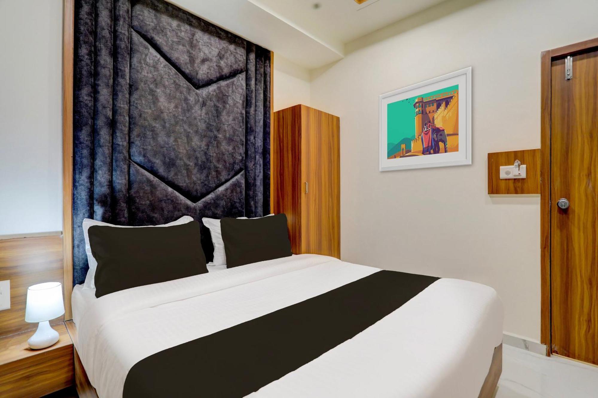 Hotel O Sun Light Ahmedabad Eksteriør bilde