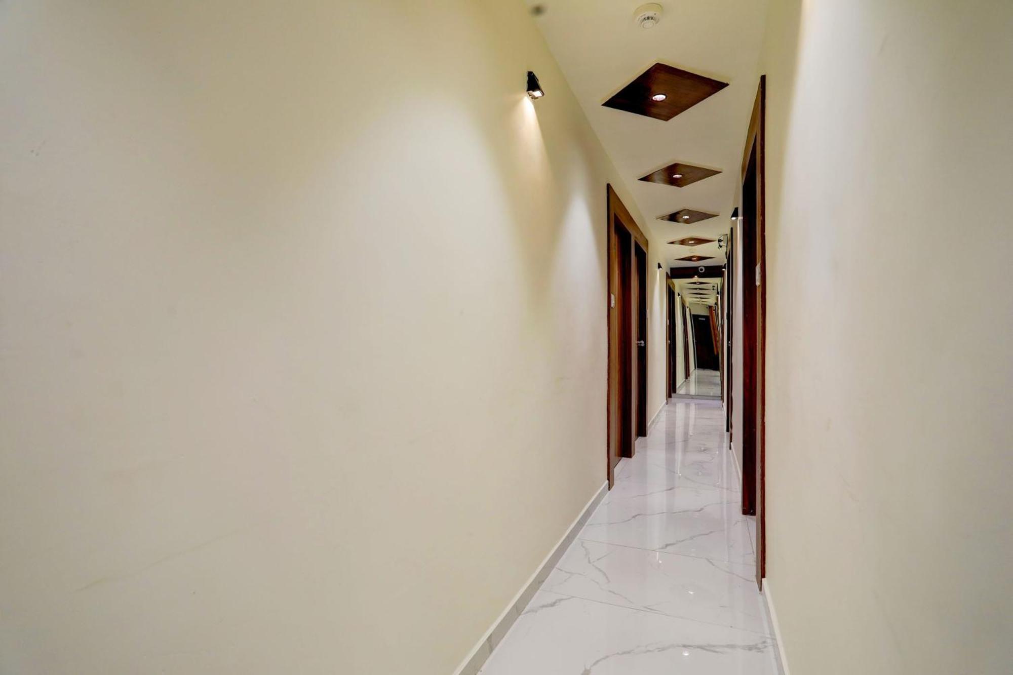 Hotel O Sun Light Ahmedabad Eksteriør bilde