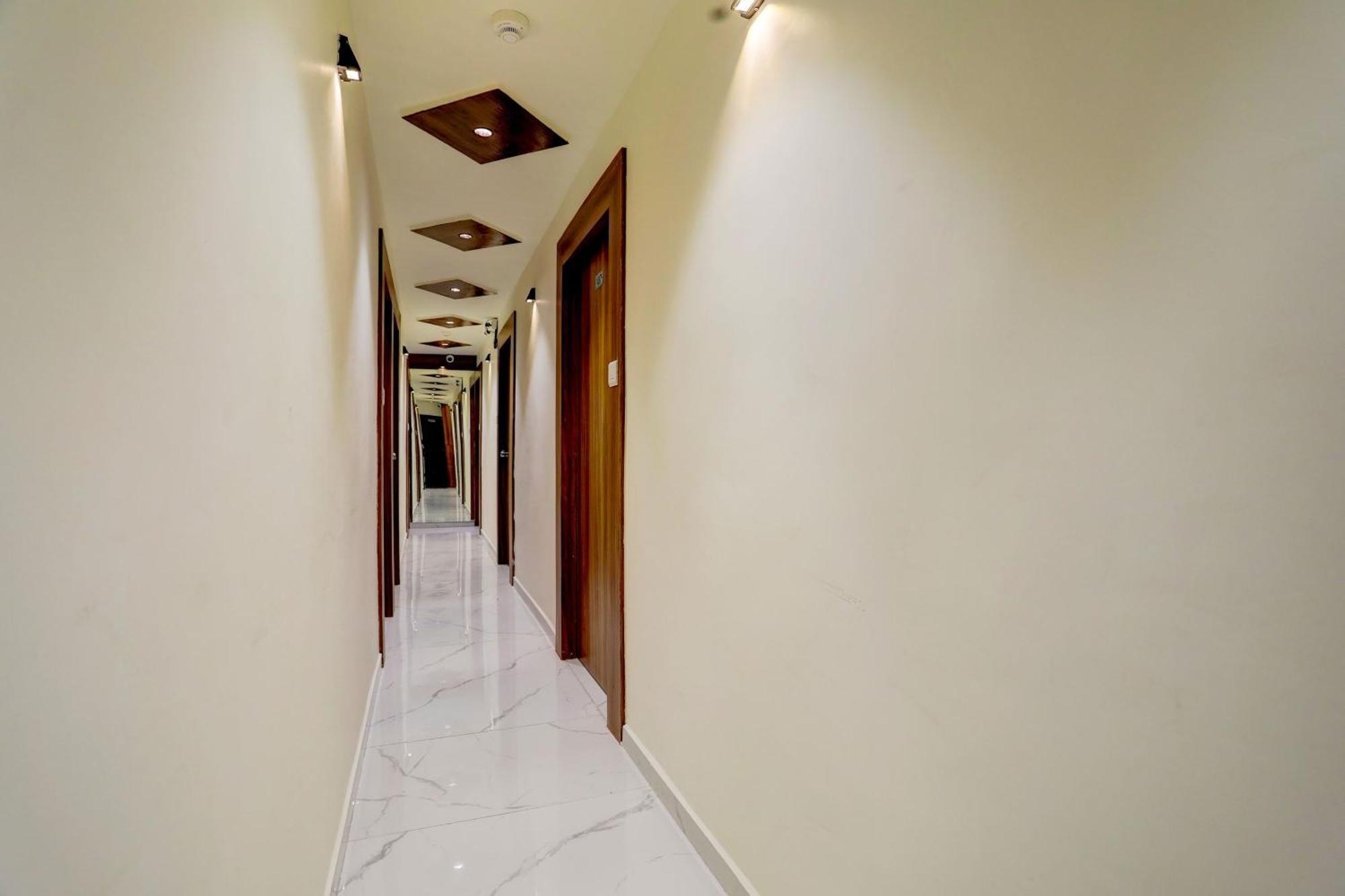 Hotel O Sun Light Ahmedabad Eksteriør bilde