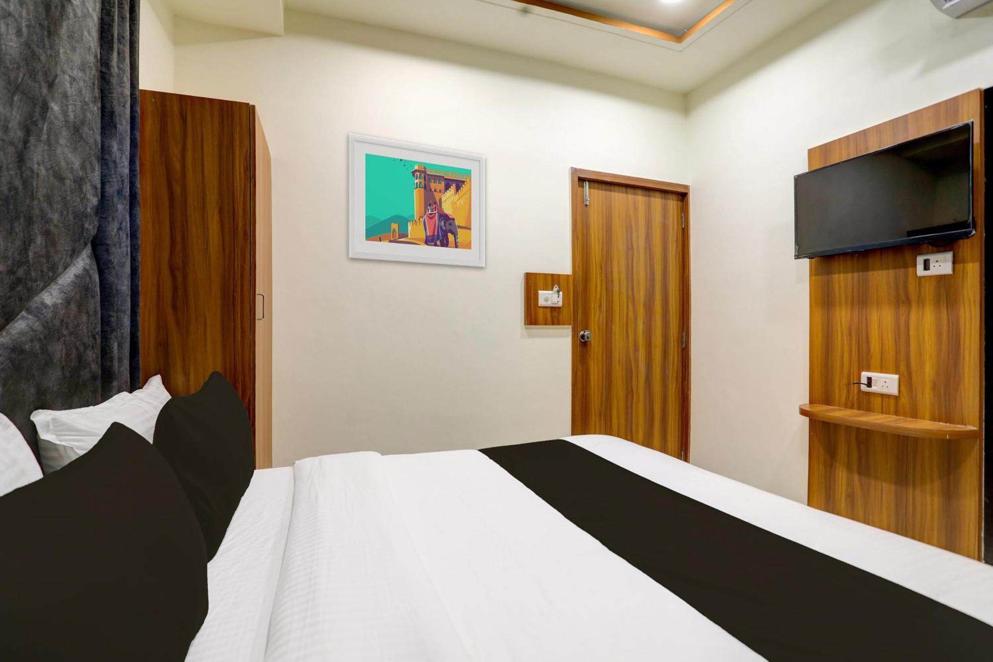 Hotel O Sun Light Ahmedabad Eksteriør bilde