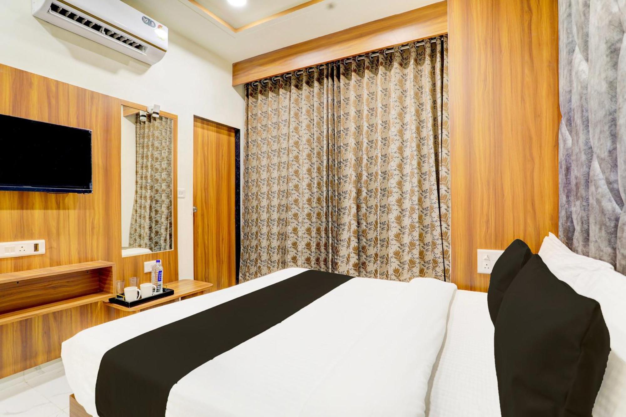 Hotel O Sun Light Ahmedabad Eksteriør bilde